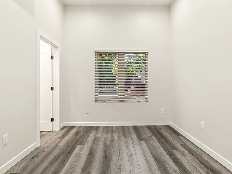 2336 Scarff St — Photo 10
