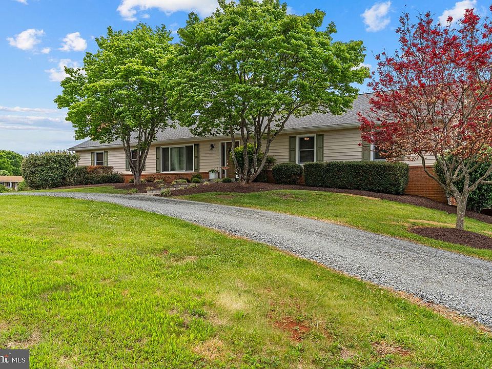 7933 Cooks Ct, Warrenton, VA 20186 | Zillow