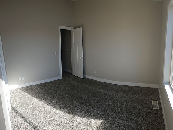 3rd image of 446 W 6 S APT 507