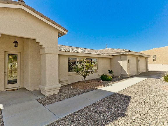 2nd image of 2941 Maracaibo Ln