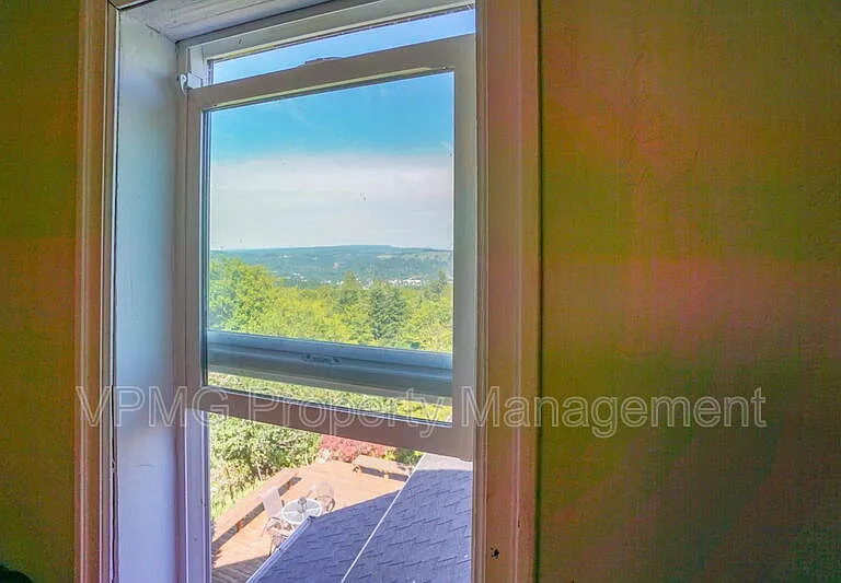 3956 Columbia Heights Rd — Photo 37