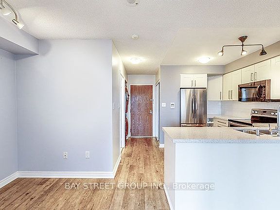 4th image of 7 Lorraine Dr #1701