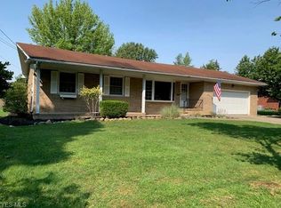 8738 Falls Ln, Broadview Heights, OH 44147