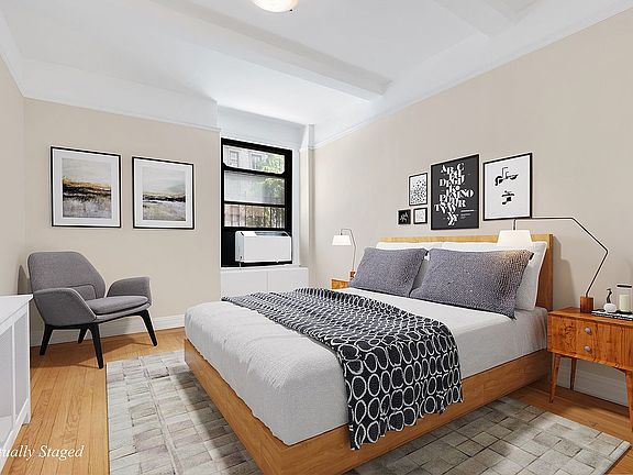 3rd image of 310 W 106th St #1B