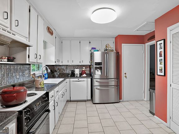 4th image of 6431 Wright Rd