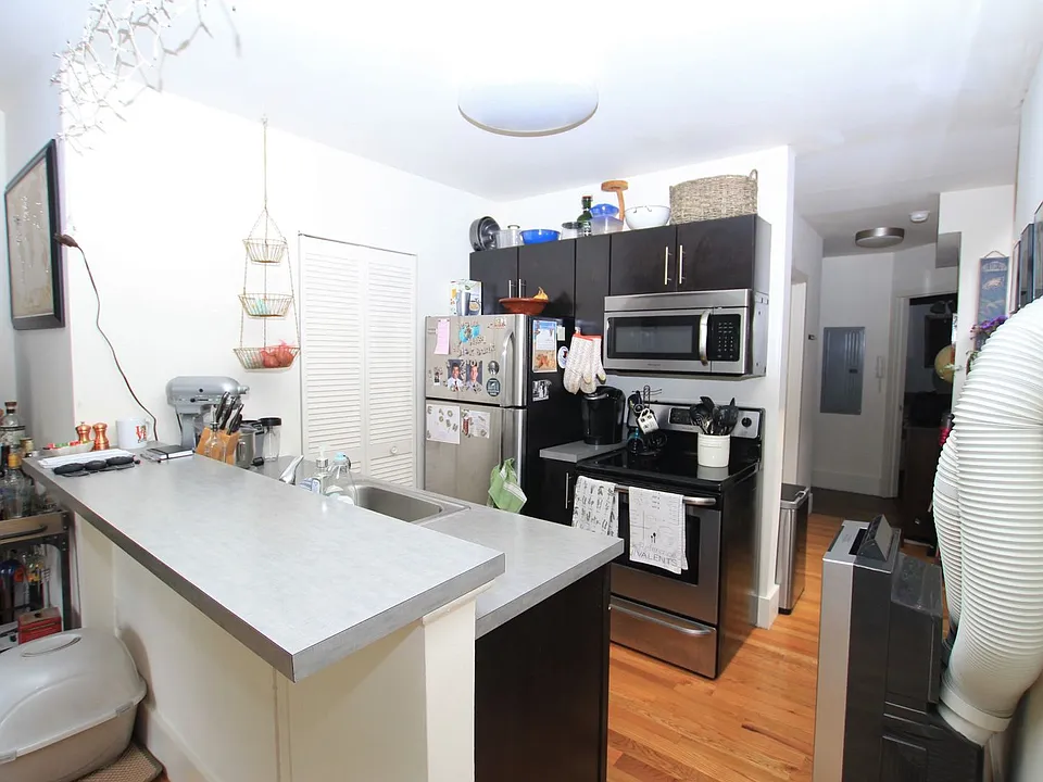 2831 W Girard Ave #3