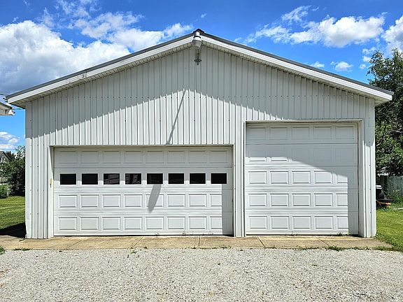 5th image of 207 S Company St