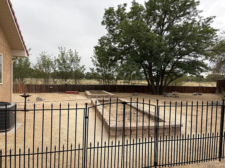 311 Hollyhock Cir — Photo 2