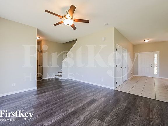 3rd image of 702 Center Lake St