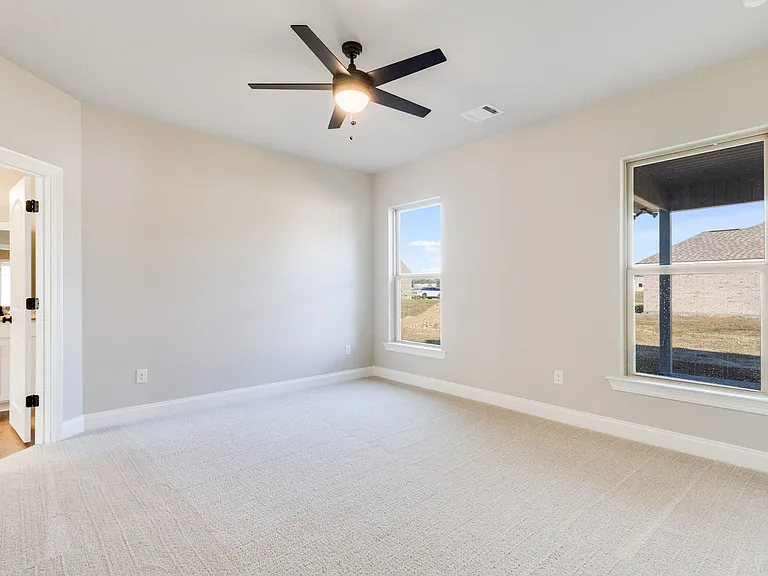 141 Ridley Ln — Photo 11