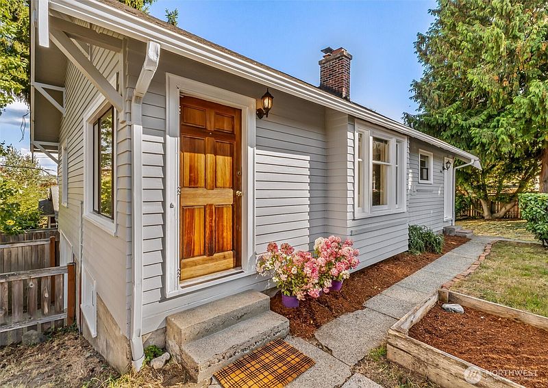 4th image of 8818 8th Avenue NW