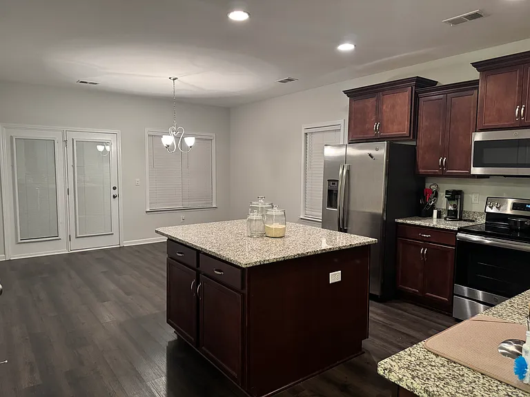 319 Yukon Dr — Photo 5