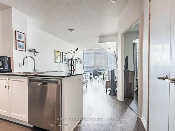 4070 Confederation Pkwy, Mississauga, ON