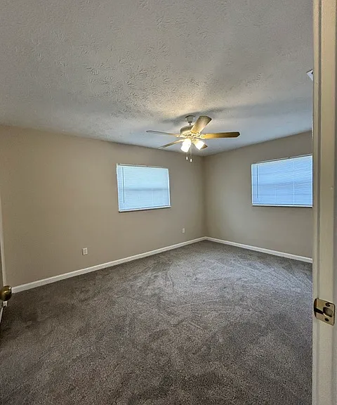 2750 Evergreen Dr — Photo 11