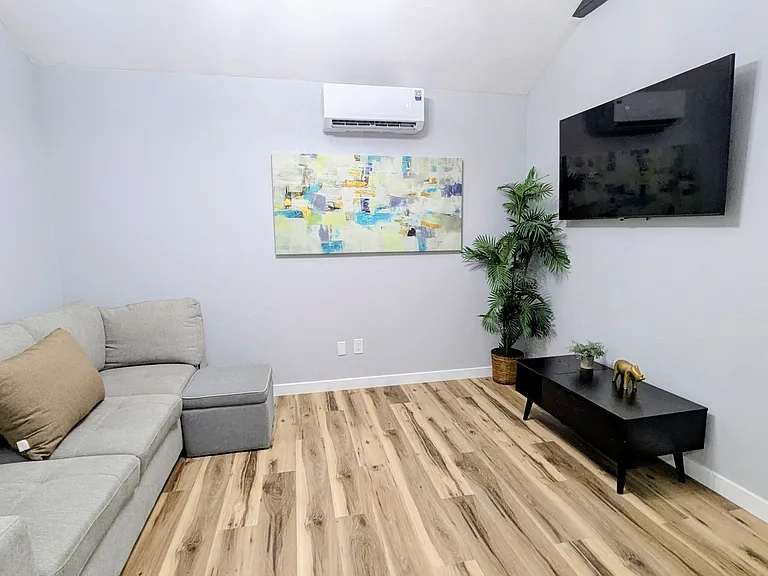 527 S Bryant St #2 — Photo 2