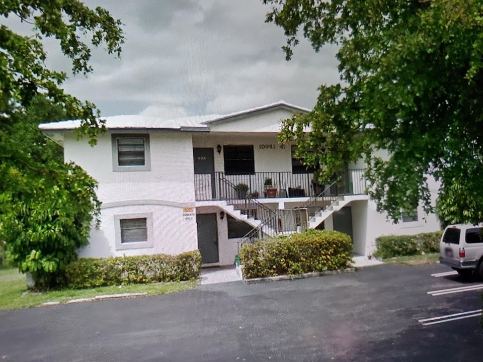 2nd image of 10943 NW 45th St