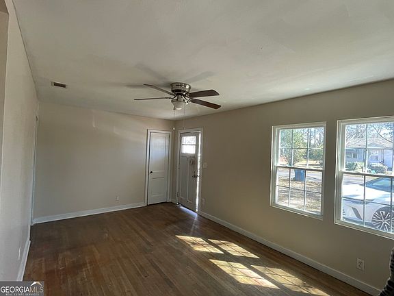 3rd image of 712 Georgia Ave