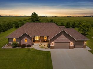 7525 E Bennington Rd, Dunkerton, IA 50626