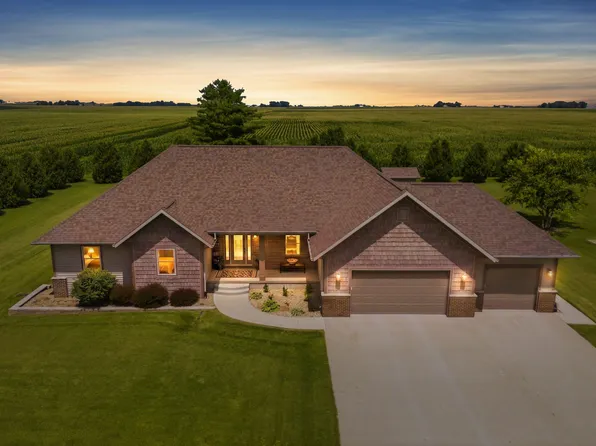 7525 E Bennington Rd, Dunkerton, IA 50626