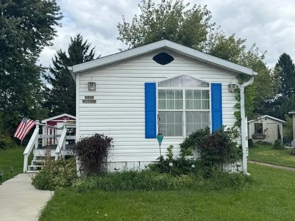 W211N11782 Hilltop Circle, Germantown, WI 53022