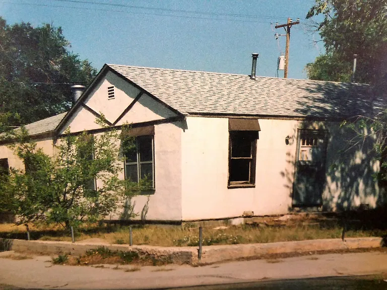 902 N Elma St — Photo 1