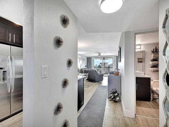 4th image of 720 E Ocean Avenue #502