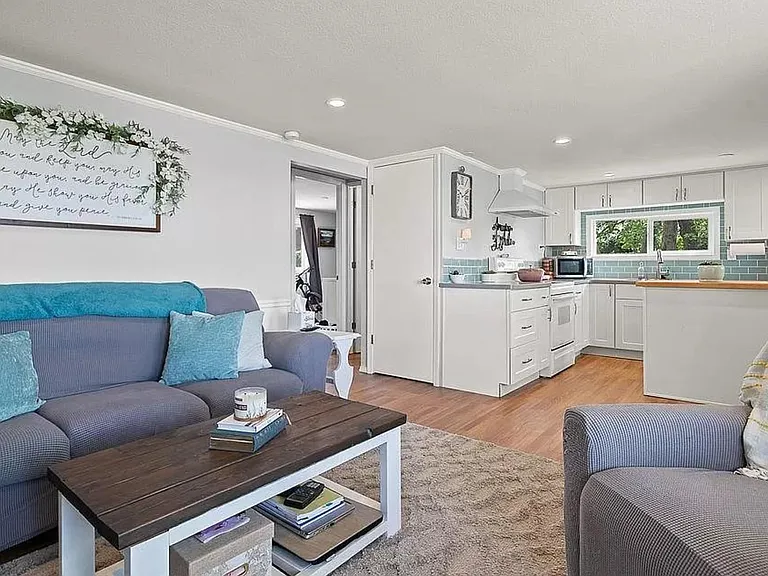 402 Snow Ave — Photo 4