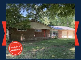 16 Twin Oaks Pl, Jackson, TN 38305