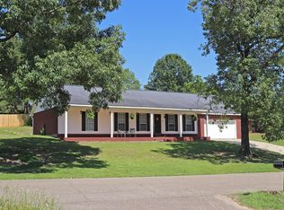 131 Deer Run Rd, Hattiesburg, MS 39402
