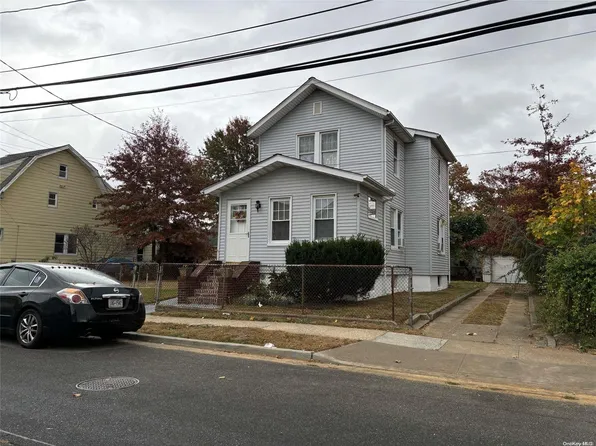 31 Lehrer Avenue, Elmont, NY 11003