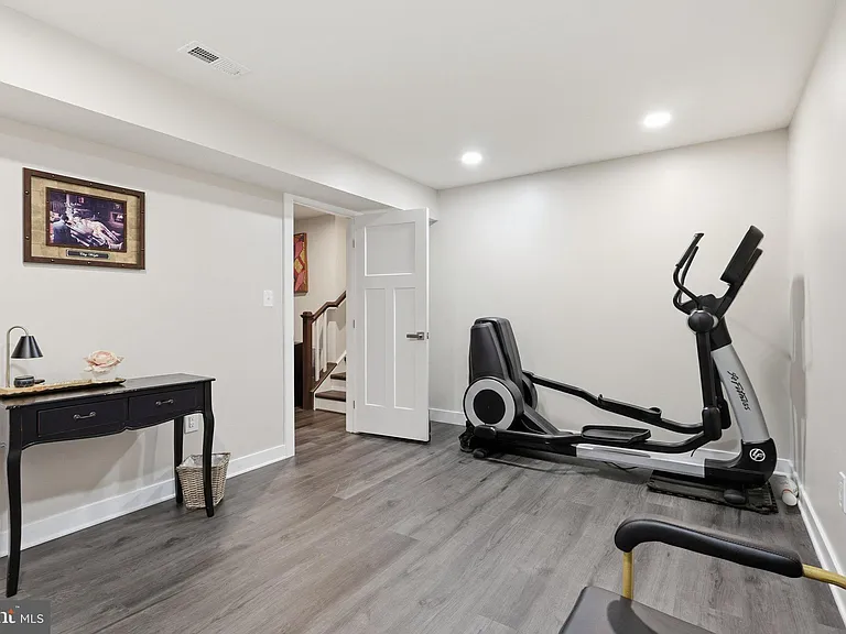 9202 Wood Creek Cir — Photo 44