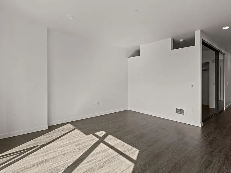 101 Broadway, Live Here, Go Anywhere — Photo 52