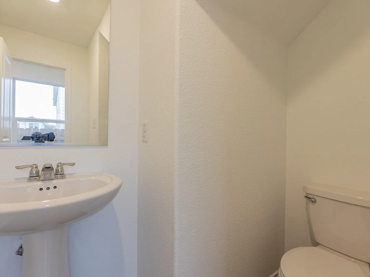 3 bed, 2.0 bath, 1284 sqft, $1,600 — Photo 4