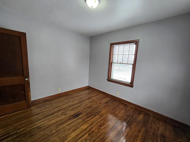 401 Charles St — Photo 11