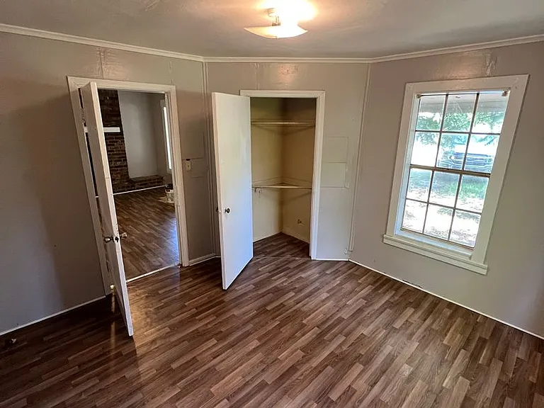 7024 Elsie St — Photo 3