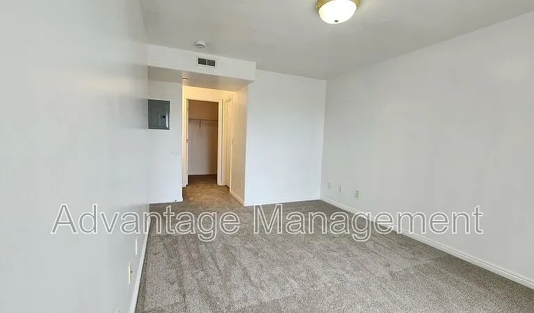 105 W Daybreak Ln — Photo 7