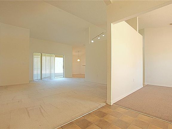 4th image of 839 Summer Glen Dr