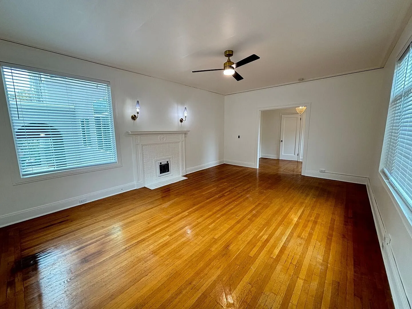 Huge remodeled three bed in great location. Laundry in unit and parking included! — Photo 2