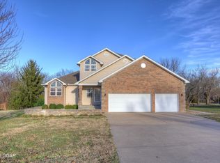 2166 Noahs Ark Ln, Carthage, MO 64836