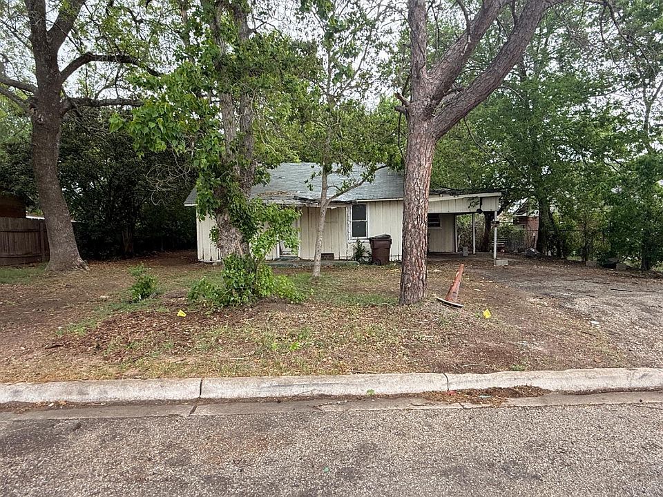 1st image of 918 S Brazos St