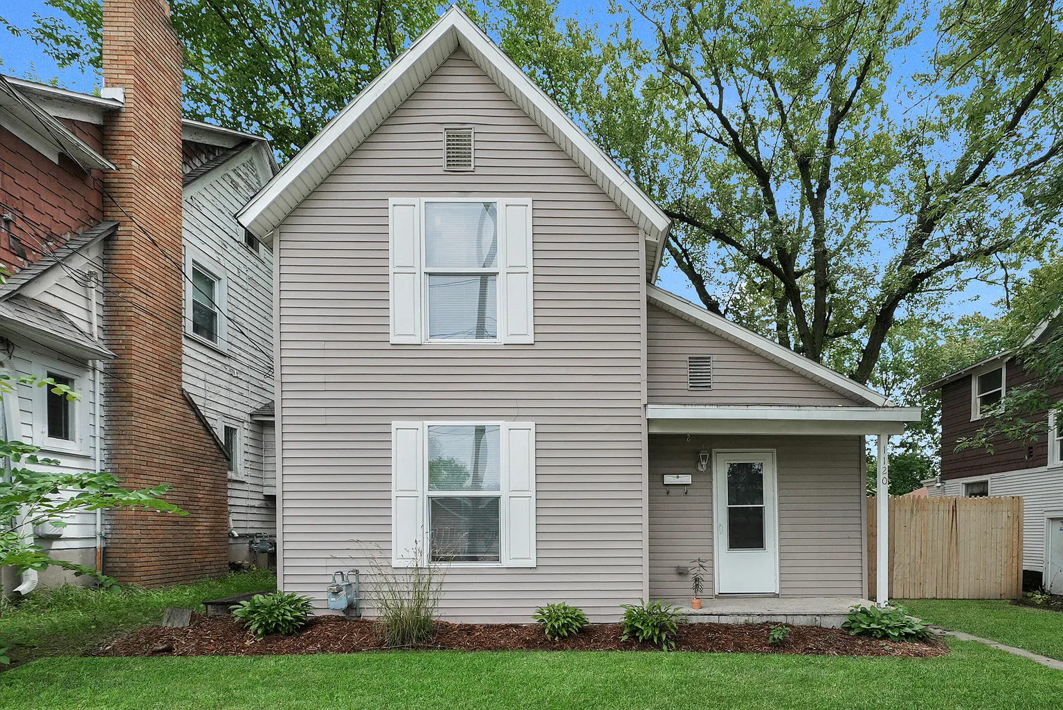 1120 Fuller Ave SE photo 1