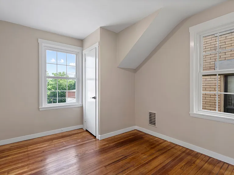 350 Ridgewood Ave — Photo 15