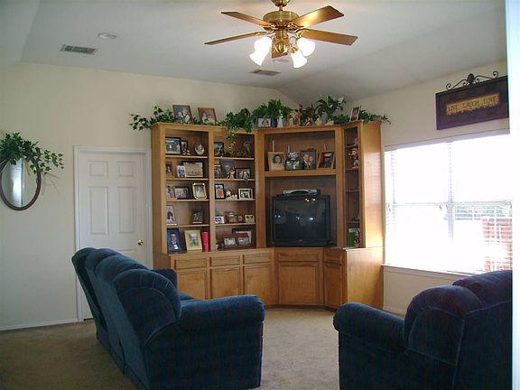 5th image of 1725 Riverchase Ave