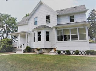 570 Blossom Rd, Rochester, NY 14610