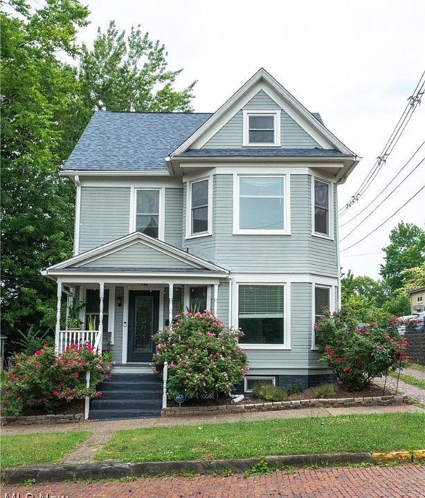 1st image of 105 Saint Clair St