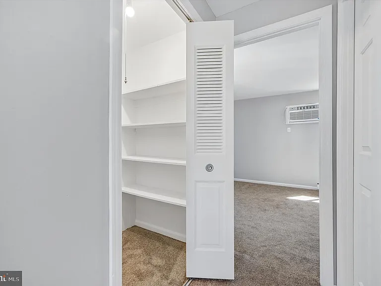 644 Maryland Ave #2 — Photo 9