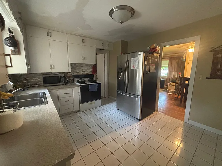 1109 E Linwood Dr — Photo 4