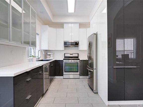 4th image of 4520 Fulton Ave