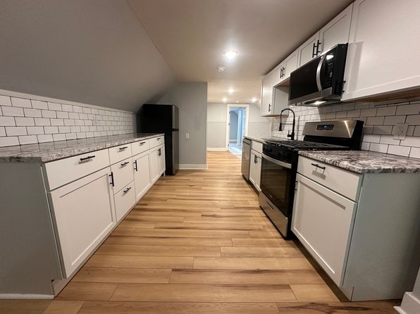 704 Arthur St #2