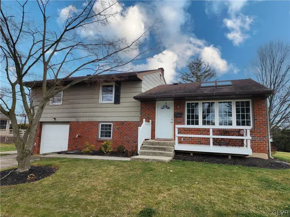 1474 Locksley Dr, Bethlehem, PA 18018